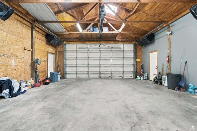 800 Brookwood Circle, Manhattan, KS 66502