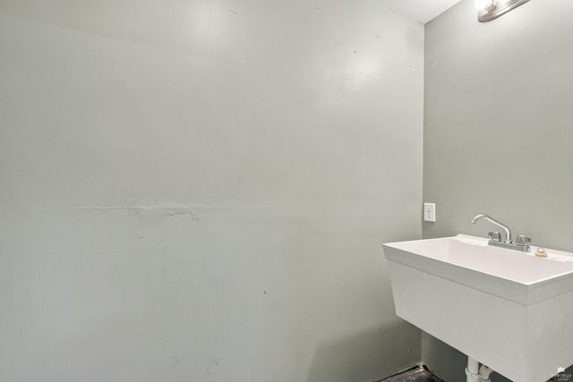 800 Brookwood Circle, Manhattan, KS 66502
