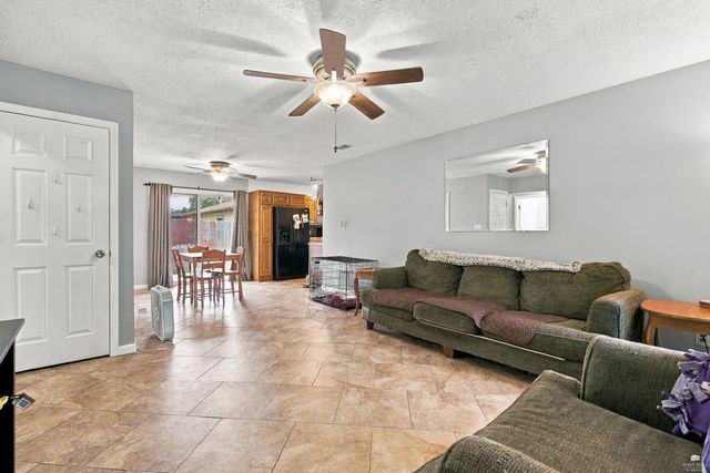 800 Brookwood Circle, Manhattan, KS 66502