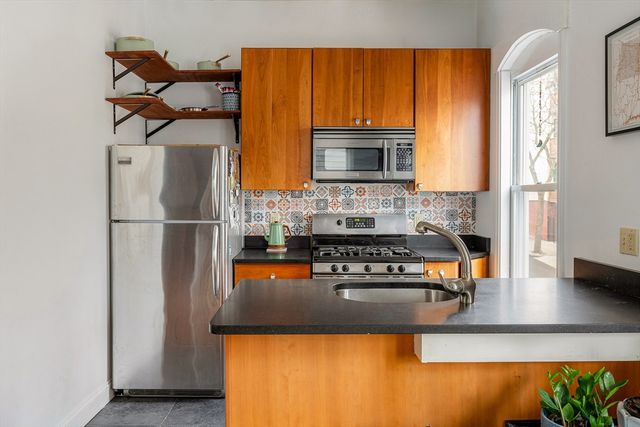 10 Cottage St 2, Boston, MA 02128