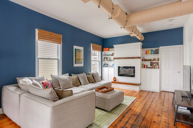 10 Cottage St 2, Boston, MA 02128