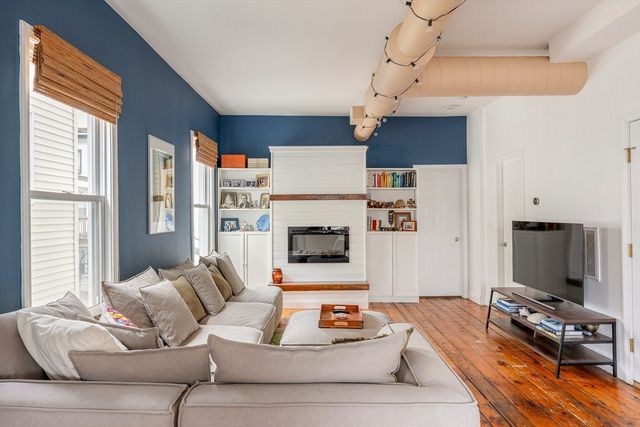 10 Cottage St 2, Boston, MA 02128