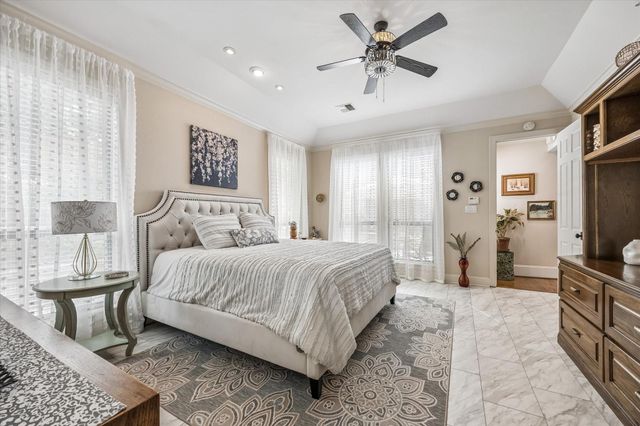 2205 Creekwood Lane, Brenham, TX 77833