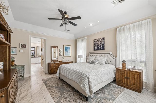 2205 Creekwood Lane, Brenham, TX 77833