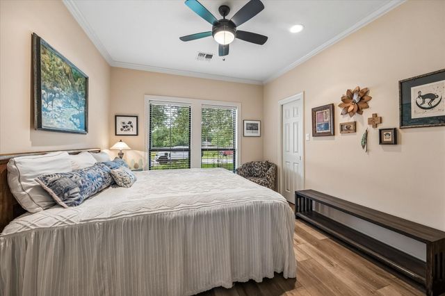 2205 Creekwood Lane, Brenham, TX 77833