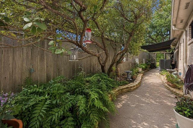 2205 Creekwood Lane, Brenham, TX 77833