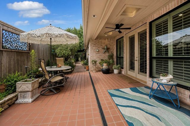 2205 Creekwood Lane, Brenham, TX 77833
