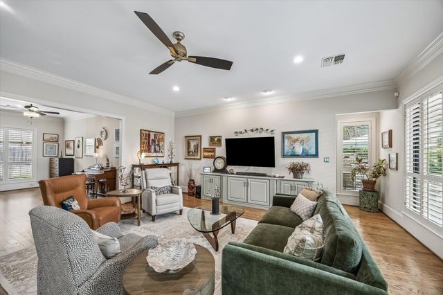 2205 Creekwood Lane, Brenham, TX 77833