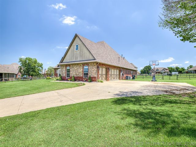 8255 N 70th East Court, Owasso, OK 74055