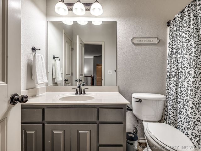 8255 N 70th East Court, Owasso, OK 74055