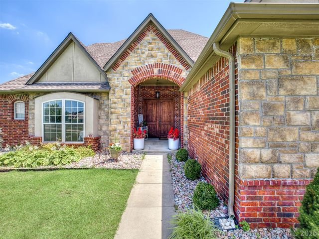 8255 N 70th East Court, Owasso, OK 74055