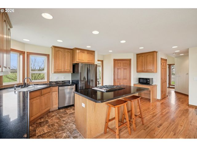 940 EXPLORER Ave, Molalla, OR 97038