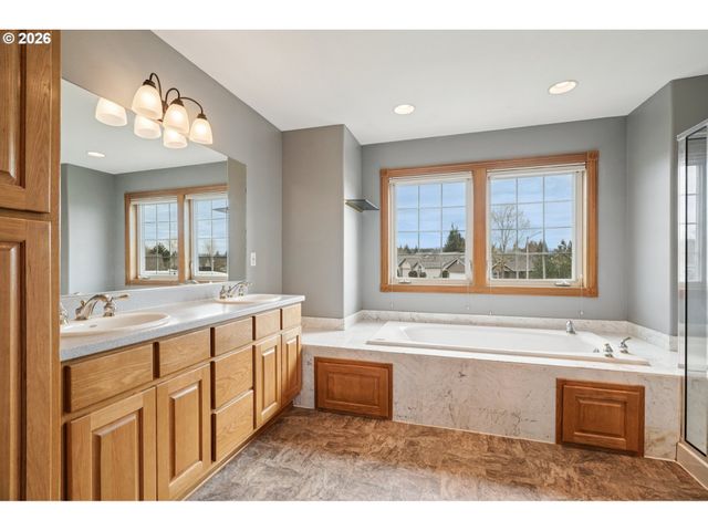 940 EXPLORER Ave, Molalla, OR 97038