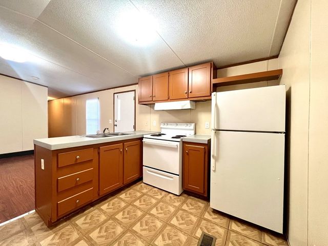 304 Wildwind Street, Gun Barrel City, TX 75156