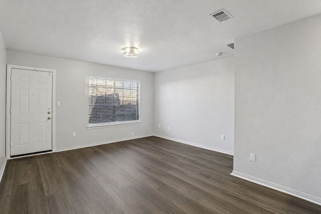 4021 Preferred Place, Dallas, TX 75237
