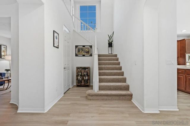 475 Taylor Dr, Oceanside, CA 92056