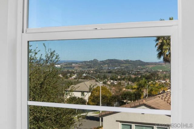 475 Taylor Dr, Oceanside, CA 92056