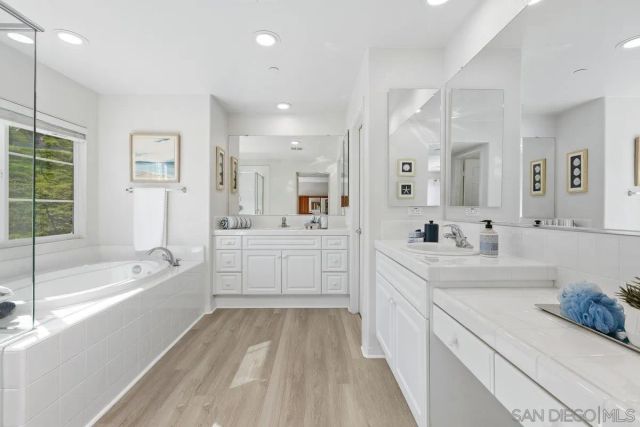 475 Taylor Dr, Oceanside, CA 92056