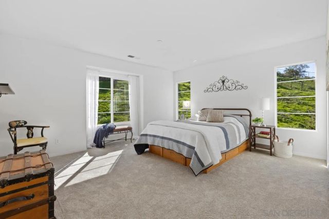 475 Taylor Dr, Oceanside, CA 92056