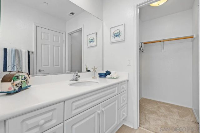 475 Taylor Dr, Oceanside, CA 92056