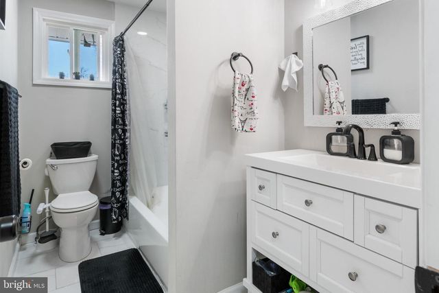 25 LATIMER WAY, Burlington, NJ 08016