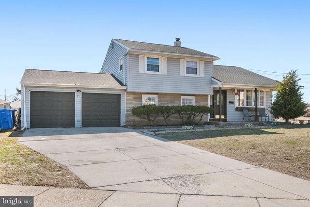 25 LATIMER WAY, Burlington, NJ 08016