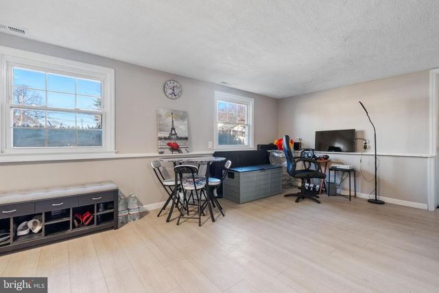 25 LATIMER WAY, Burlington, NJ 08016