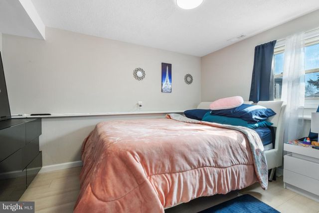 25 LATIMER WAY, Burlington, NJ 08016