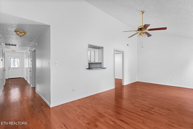 8025 Fenton Way, Powell, TN 37849