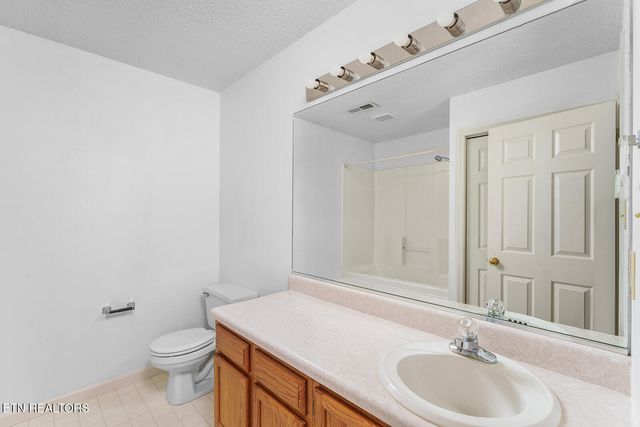 8025 Fenton Way, Powell, TN 37849