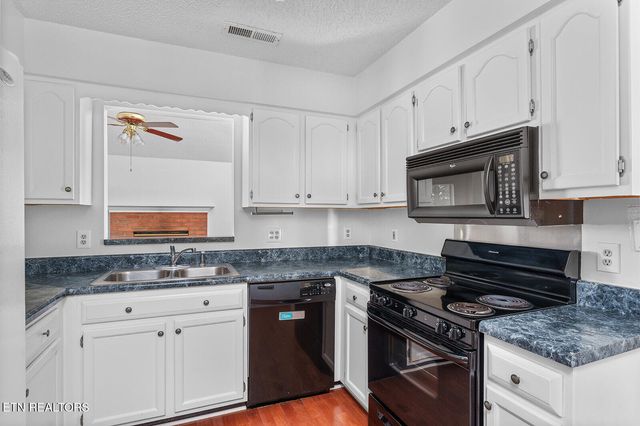 8025 Fenton Way, Powell, TN 37849