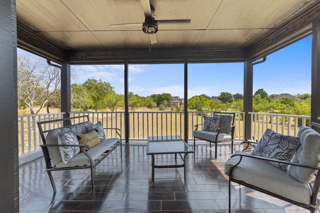 847 Bentwater Parkway, Grand Prairie, TX 75104
