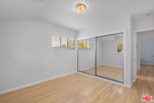 956 4th Avenue, Los Angeles, CA 90019