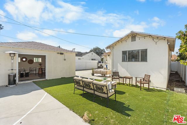 956 4th Avenue, Los Angeles, CA 90019