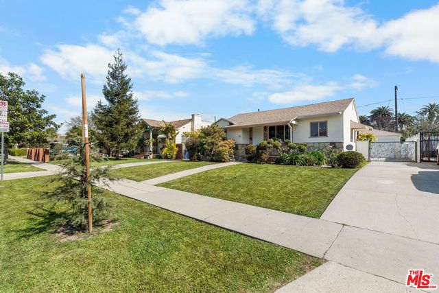 956 4th Avenue, Los Angeles, CA 90019