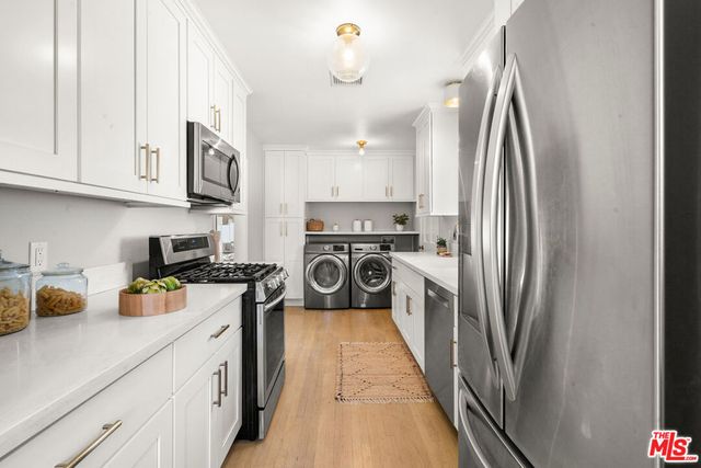 956 4th Avenue, Los Angeles, CA 90019