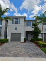 758 SE 16th Ct, Homestead, FL 33034