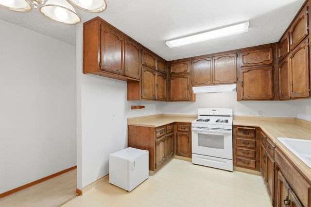 509 West Avenue, Sanger, CA 93657