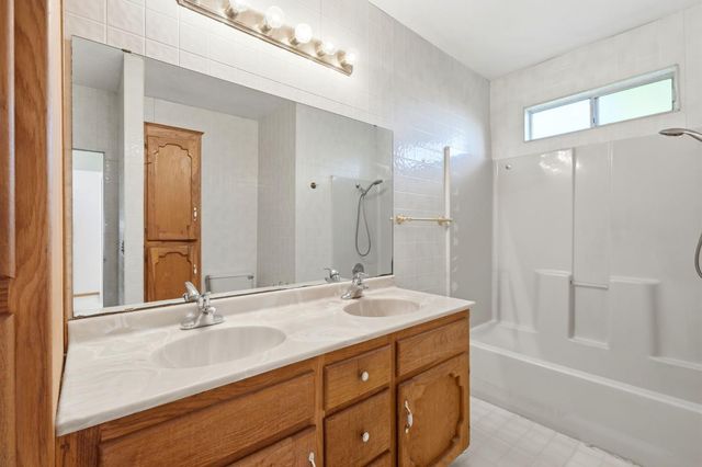 509 West Avenue, Sanger, CA 93657