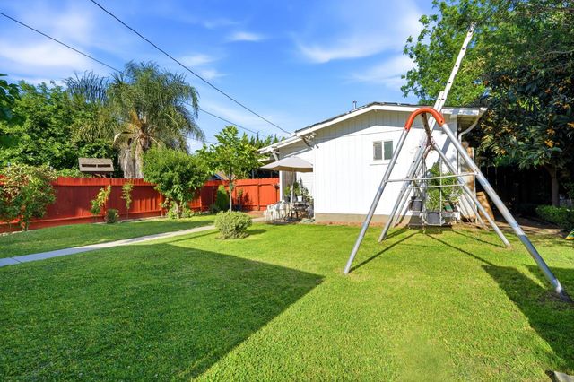 509 West Avenue, Sanger, CA 93657