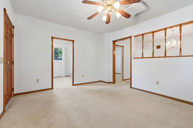 509 West Avenue, Sanger, CA 93657