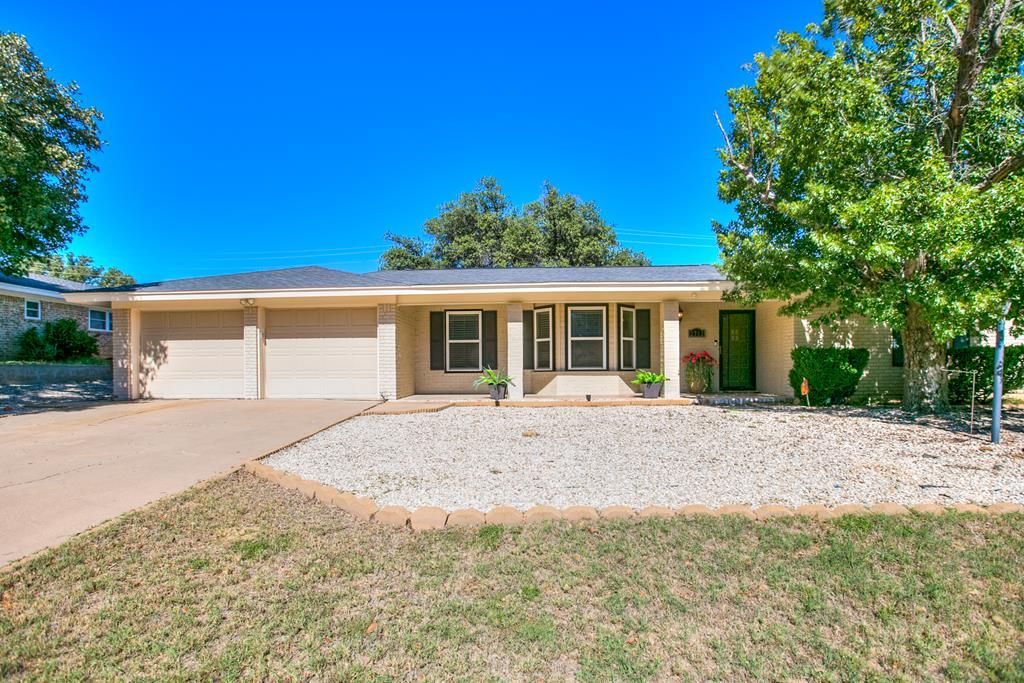 Image 1 of property listing at 2712 Chatterton Dr, San Angelo, TX 76904