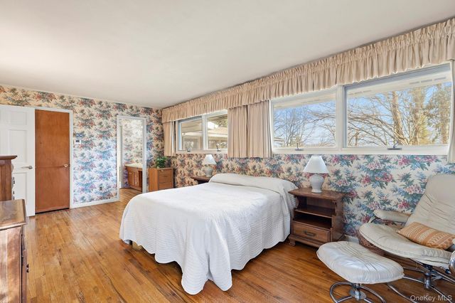 41 Spring Hollow Road, Centerport, NY 11721