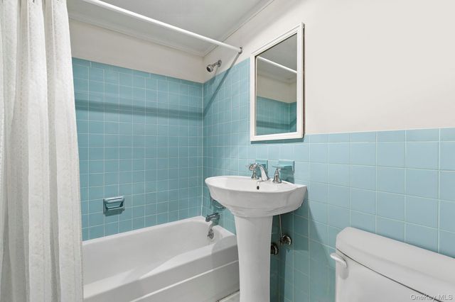 41 Spring Hollow Road, Centerport, NY 11721