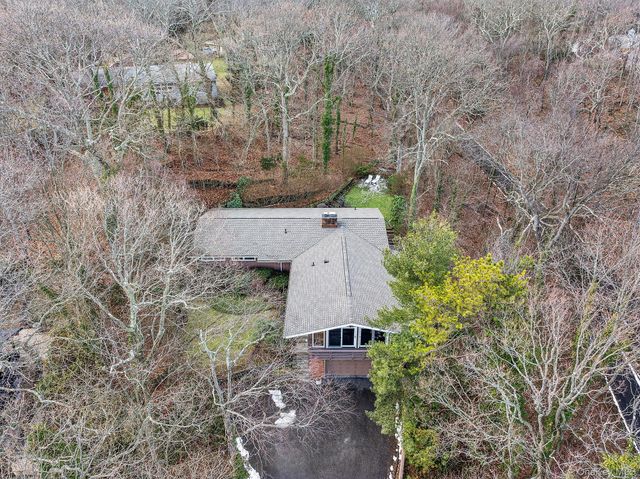 41 Spring Hollow Road, Centerport, NY 11721