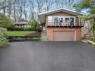 41 Spring Hollow Road, Centerport, NY 11721