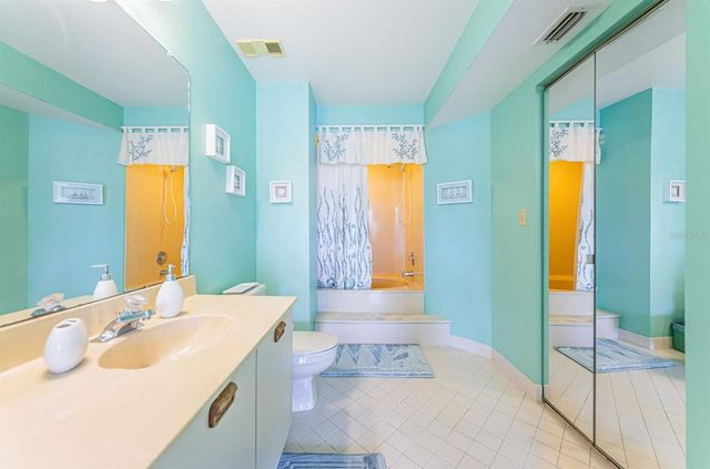 6050 BAHIA DEL MAR CIRCLE 120, St Petersburg, FL 33715