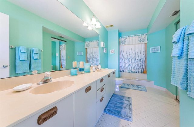 6050 BAHIA DEL MAR CIRCLE 120, St Petersburg, FL 33715