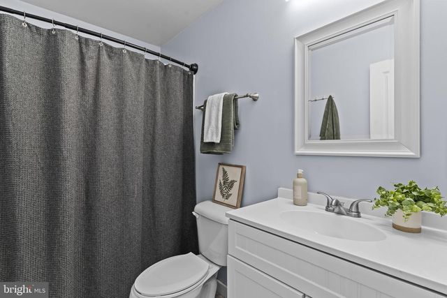 8221 HICKORY DR, King George, VA 22485
