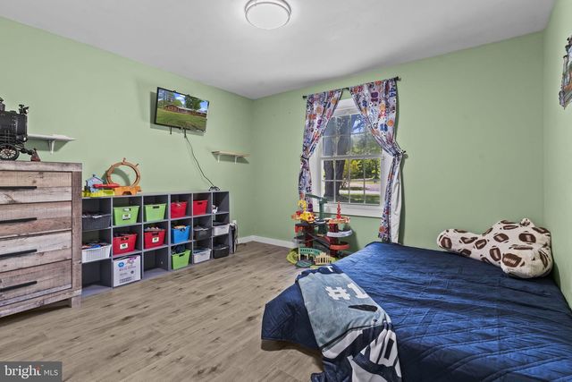 8221 HICKORY DR, King George, VA 22485